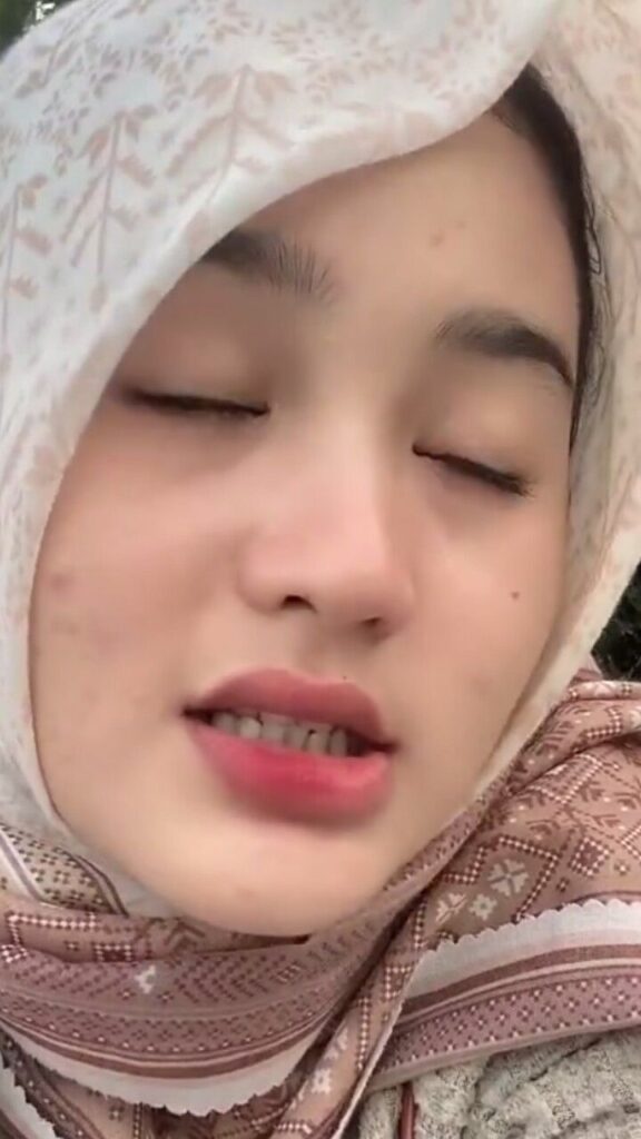 Link Viral Tante Indo Hijab Boba Padat Bisa Lumer di dada Wiwik Global NEW 2025 Hot