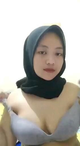 Yandex Viral Desahan Hijab Cantik Daster Hijau Gunung Kembar Mulus Bikin Geregetan Hot New 2025